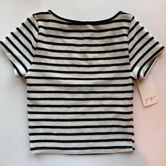 Gaze Women's Tee Sz Small Black and White Striped Modern Edgy Punk Goth - Picture 1 of 4